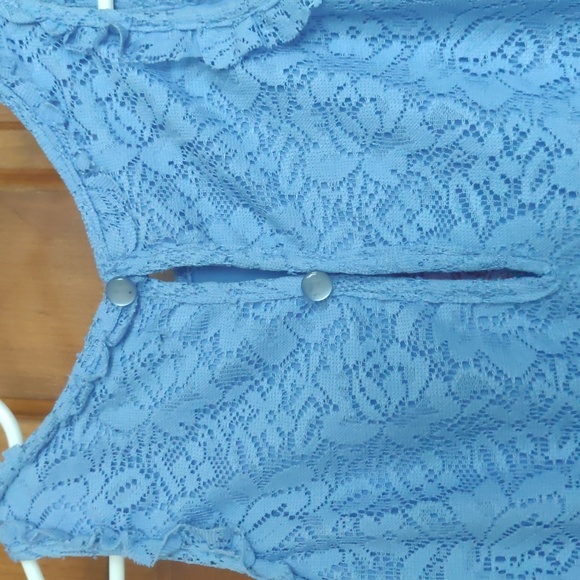Adorable Blue Denim and Lace Romper With Embroidered Heart Front Detail Size 5/6 - Picture 4 of 6